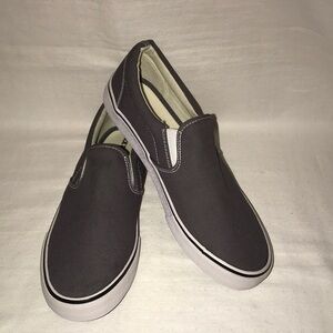 Joe Boxer Mens Slip-On’s Size 10 Dark Gray